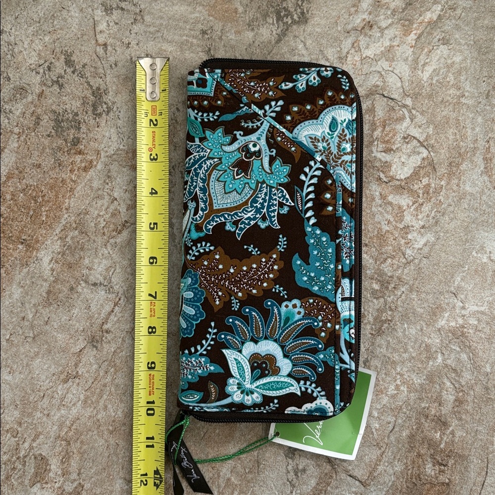 Vera Bradley Retired Travel Organizer Wallet in Java Blue Pattern - Picture 4 of 4